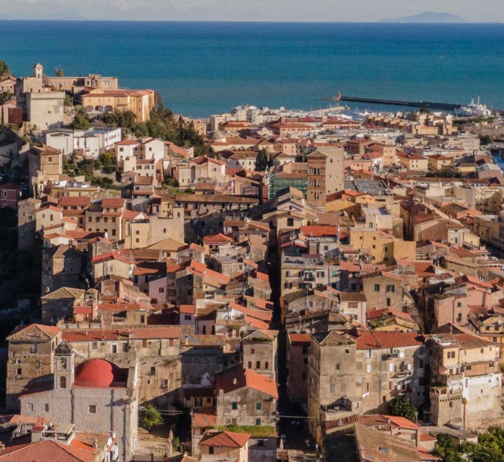 Torrione San Giovanni II Terracina Eksteriør billede