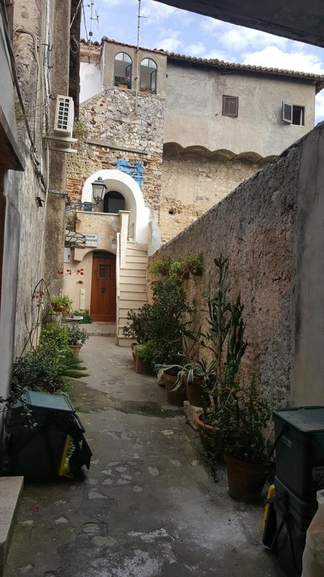 Torrione San Giovanni II Terracina Eksteriør billede