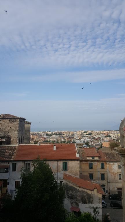 Torrione San Giovanni II Terracina Eksteriør billede